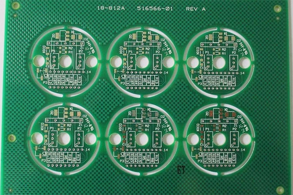 Wybór odpowiedniego producenta obwodów drukowanych na podstawie jakości, terminów realizacji i kosztów